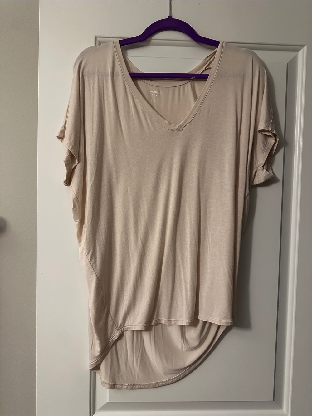 Express Women's Short Sleeve V-Neck Tee in Light Beige